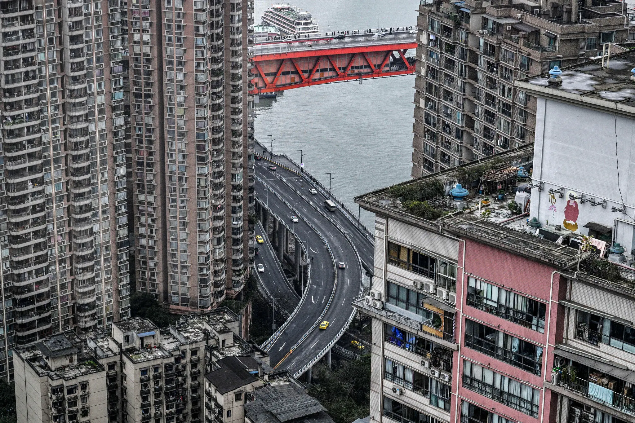 З 2020 року продажі квартир впали, що призвело до банкрутства багатьох забудовників.